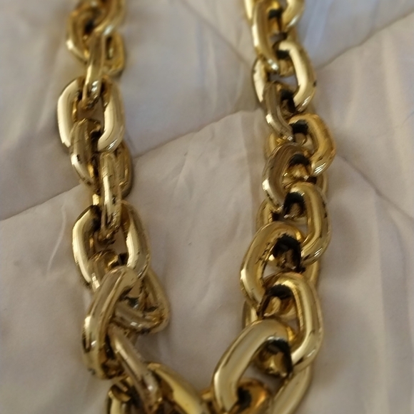 Gold Chain link Chain - Picture 5 of 6